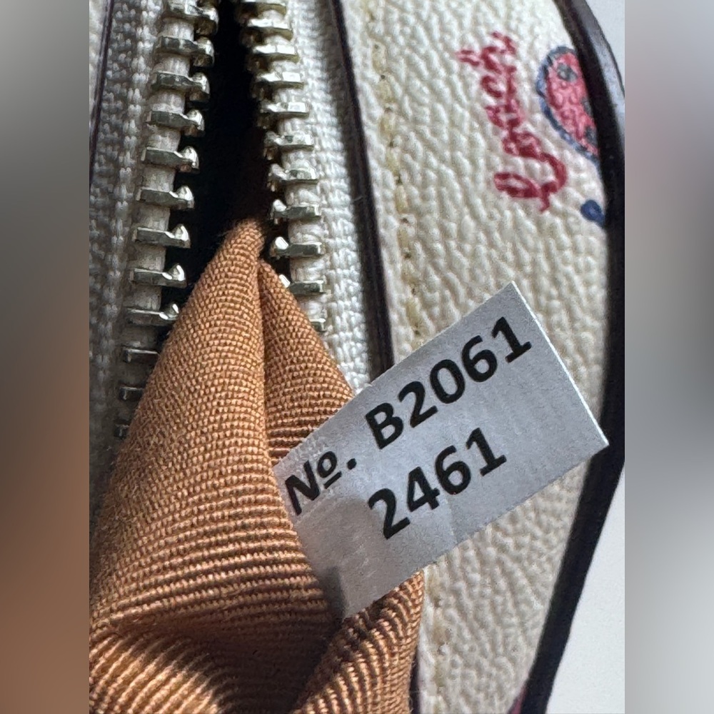 Coach Ladybug 🐞 Crossbody Camera Bag - Picture 7 of 8
